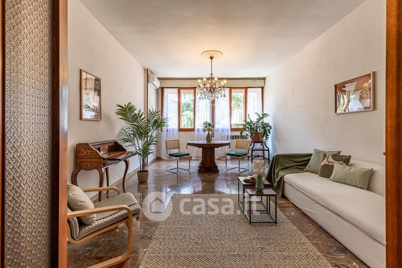 Appartamento in Via Pompeo Vizzani — foto 20 di 40