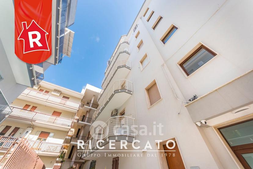 Quadrilocale in Via Francesco Petrarca 11 — foto 49 di 52