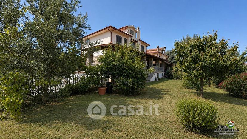 Villa in Via degli Ulivi 2 — foto 14 di 40