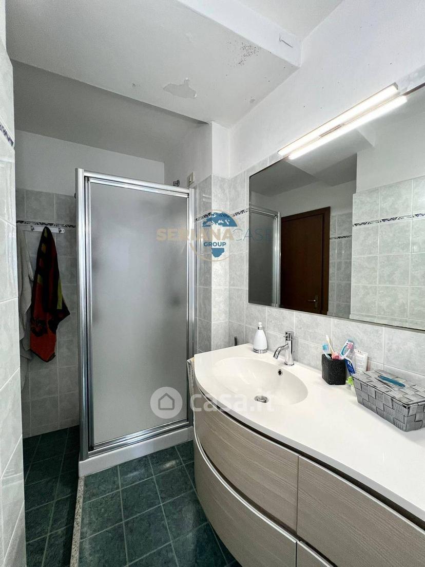Trilocale in Via Duca d'Aosta — foto 15 di 29