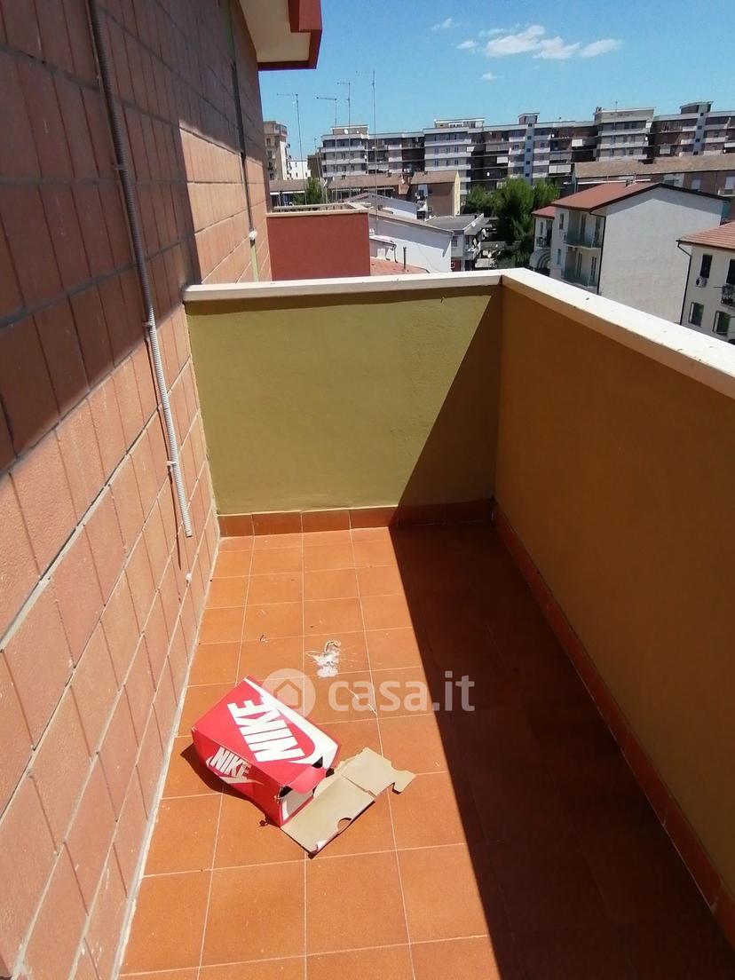 Stanza in Via Carlo Baffi 7 — foto 16 di 24