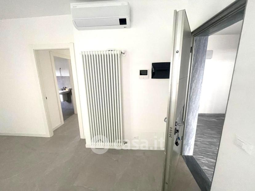 Trilocale in Via Magliano — foto 2 di 33