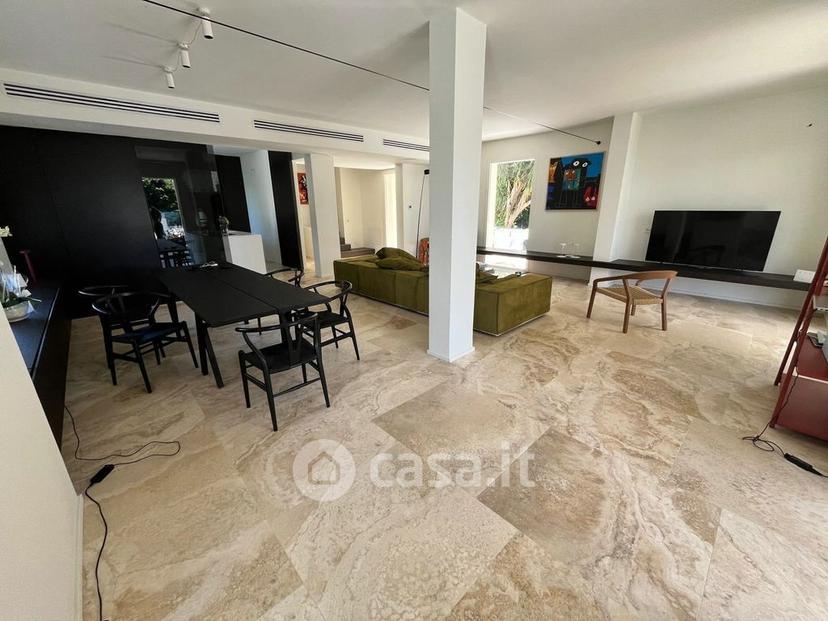 Villa in Via XX Settembre — foto 23 di 27