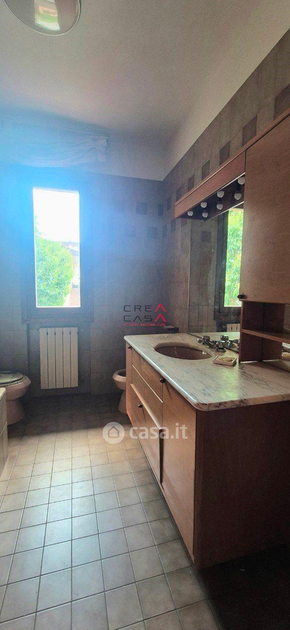 Villa in Via Eugenio Montale — foto 10 di 17