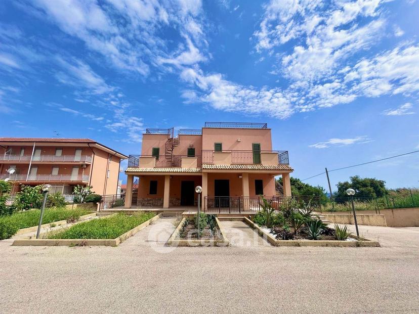 Quadrilocale in Viale delle Madonie 32 — foto 26 di 28
