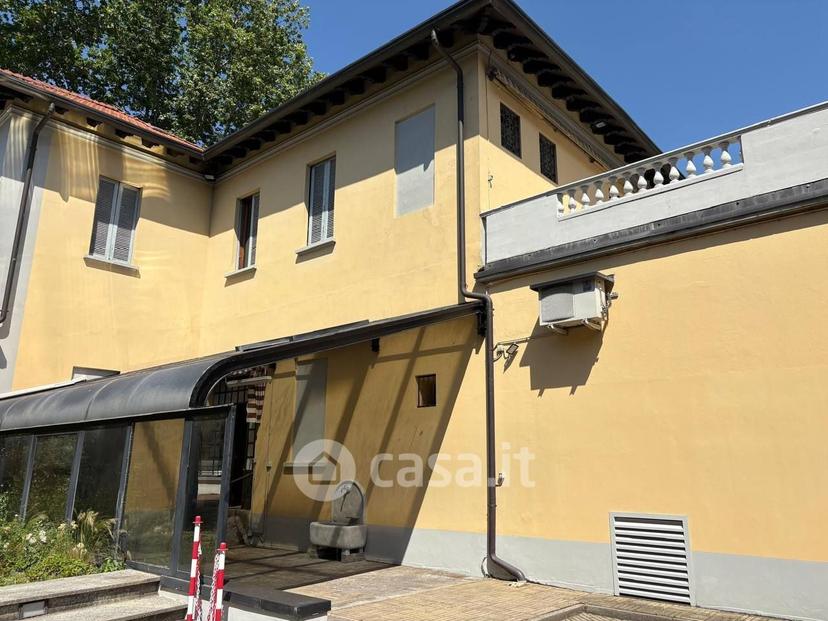 Villa in Via Vittorio Alfieri 2 — foto 34 di 78