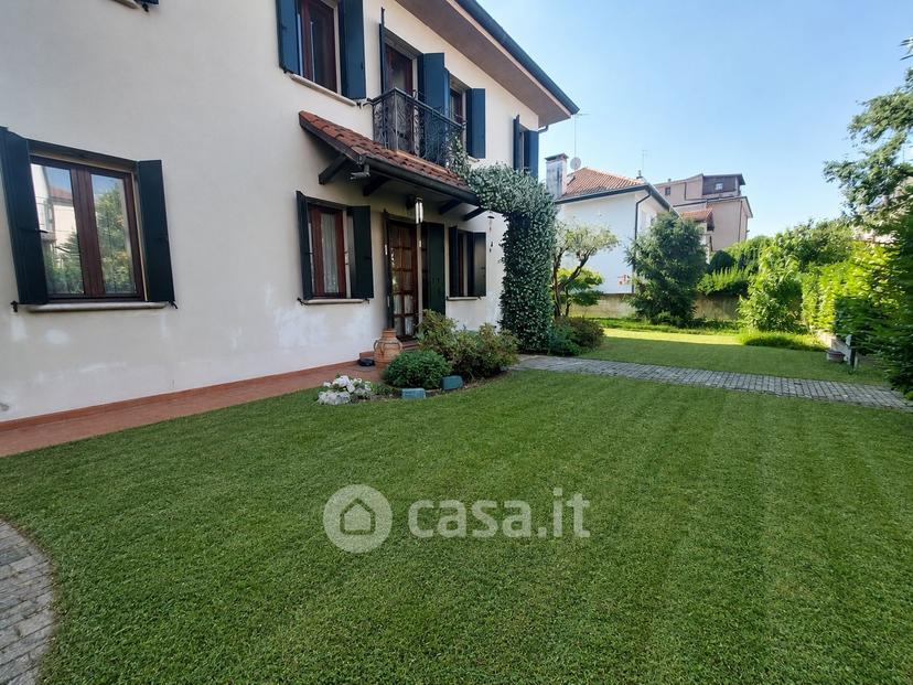 Villa in Via Miranese 11 — foto 26 di 38