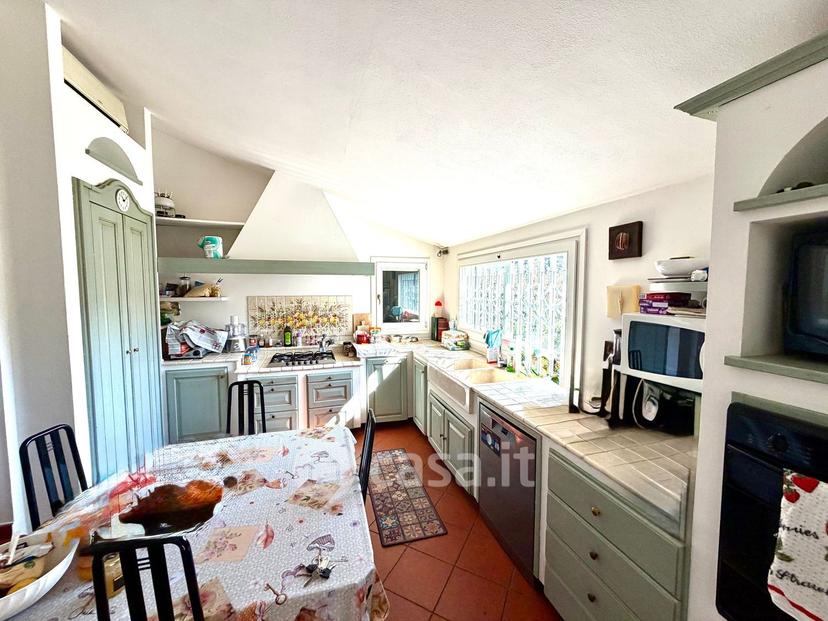 Villa in Via dei Pini 29 — foto 14 di 35