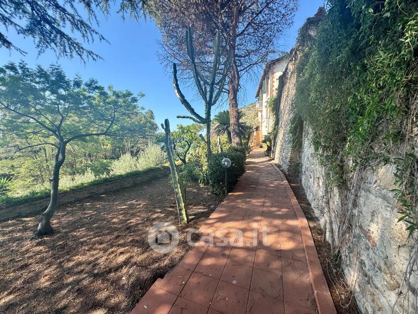 Villa in Via Appia 104 /200 — foto 13 di 136
