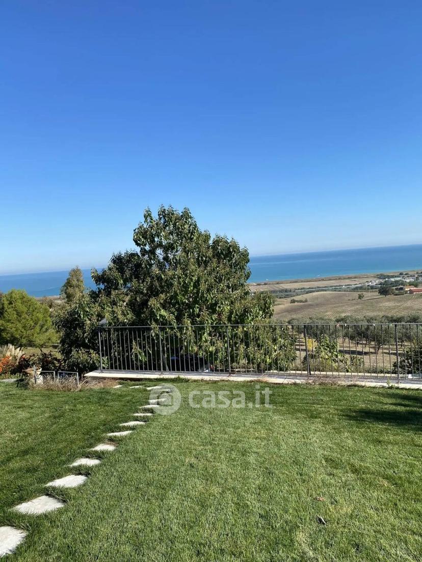 Villa in Contrada Montebello — foto 2 di 53