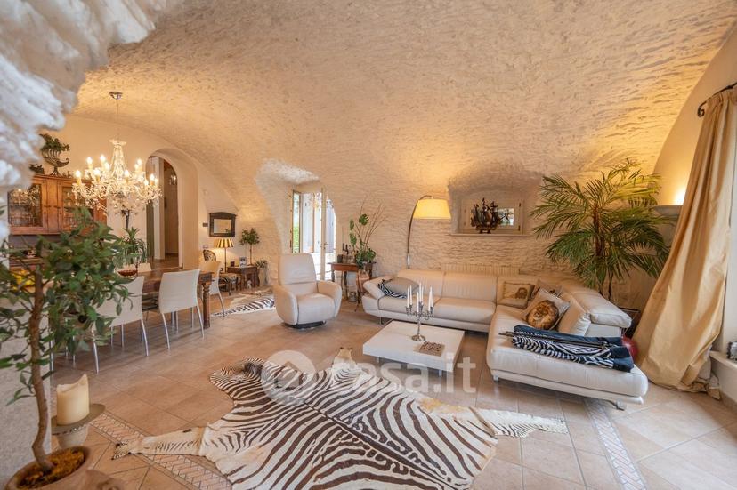 Quadrilocale in Viale Fratelli Lavanda 3 — foto 27 di 36