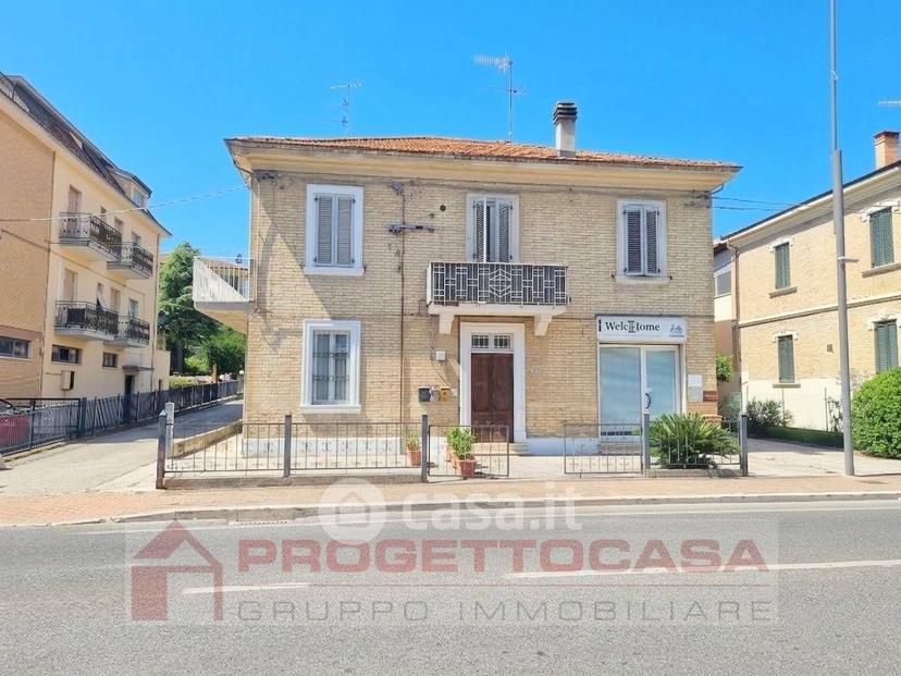 Trilocale in Viale Alcide de Gasperi 166 — foto 7 di 9