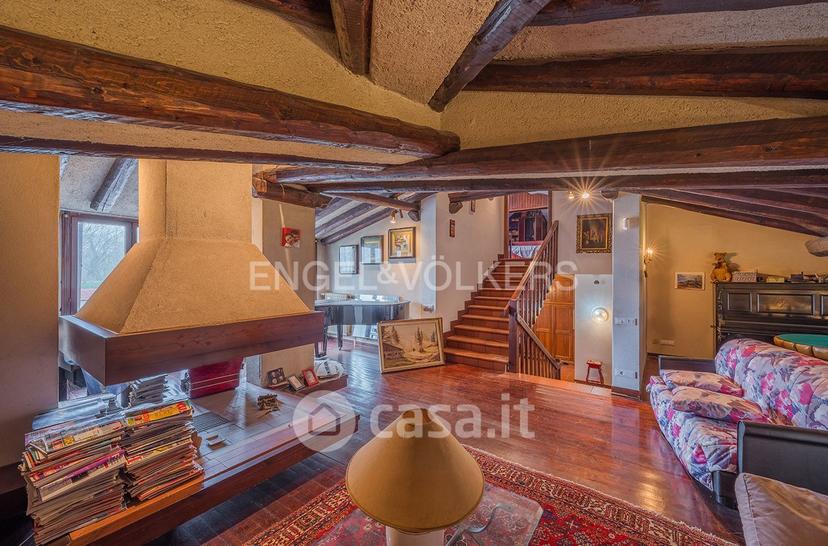 Villa in Via Scapacchiò — foto 11 di 21