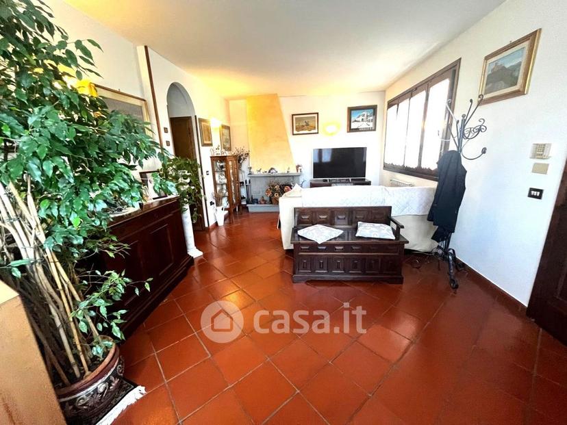 Villa in Via Tommaso Moro — foto 17 di 47