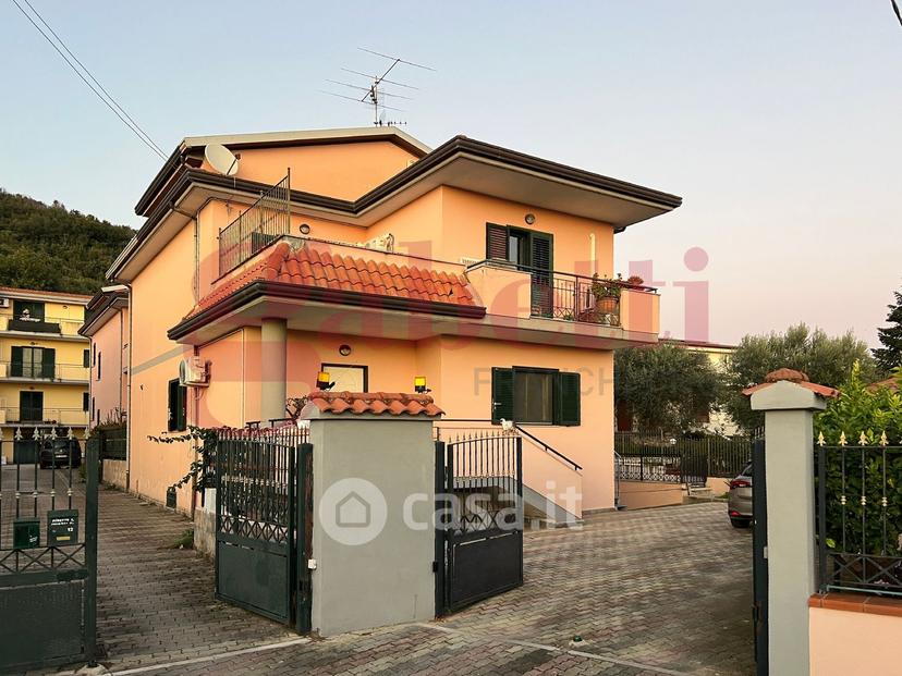 Villa in Via Vigne Vecchie — foto 14 di 49