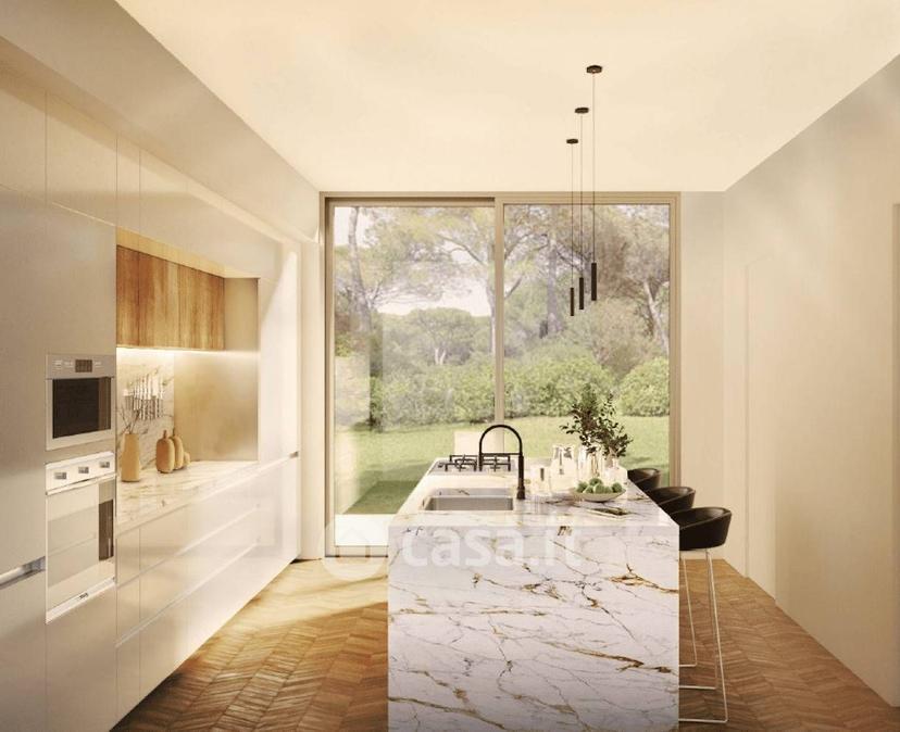 Villa in Via Cesare Battisti 77 — foto 24 di 31