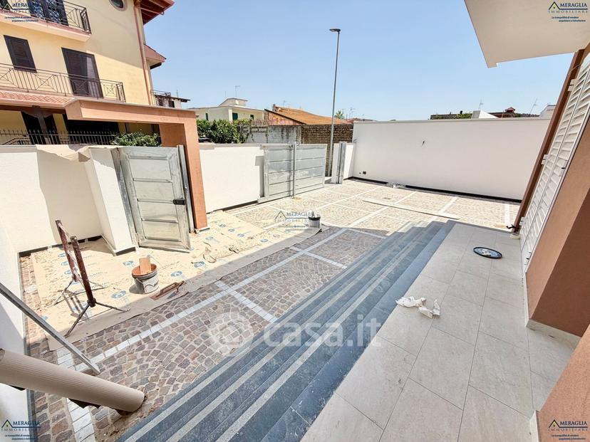 Villa in Via Francesco Saverio Nitti — foto 2 di 31