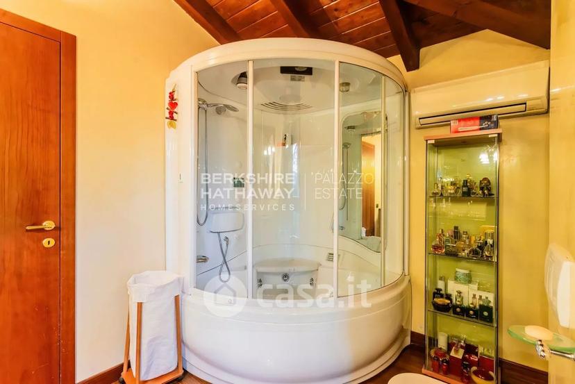 Villa in Via Per Brunate — foto 25 di 44