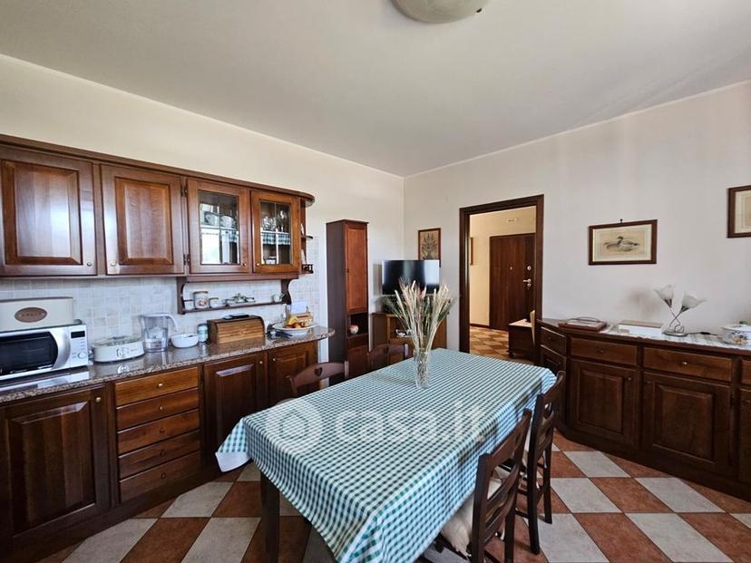 Villa in Via Martiri della Libertà — foto 9 di 19