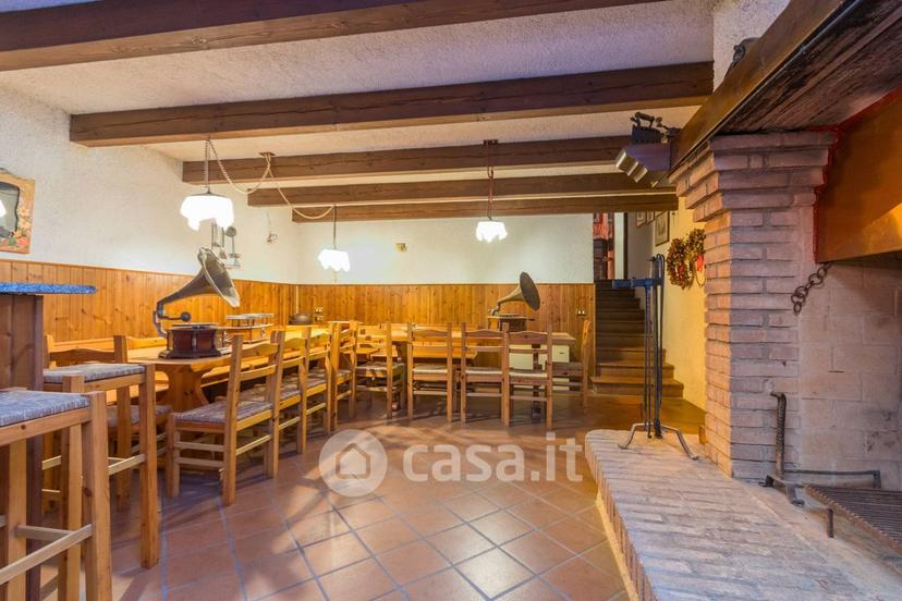 Villa in Via Cavour 24 — foto 9 di 33