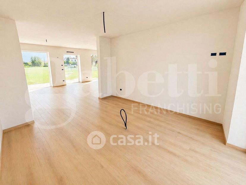 Villa in Via Cristoforo Colombo 59 — foto 39 di 39