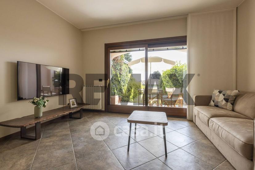 Bilocale in Via Lago Maggiore 4 — foto 2 di 25