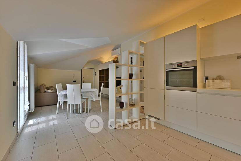 Trilocale in Via Indro Montanelli — foto 9 di 31
