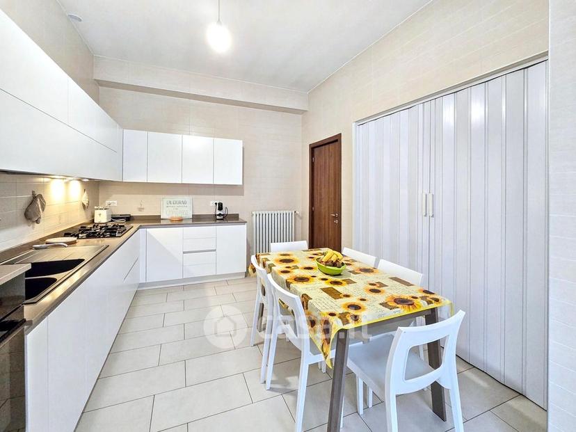 Villa in Viale Ugo Foscolo 46 — foto 42 di 70