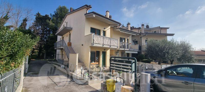 Trilocale in Via Enrico Mattei 27 — foto 3 di 25