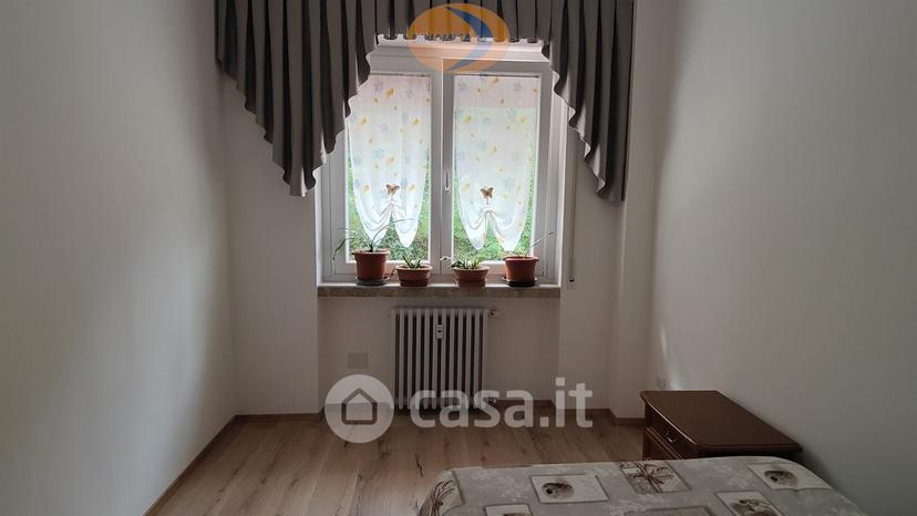 Trilocale in Via Monte Rosa 29 — foto 7 di 37