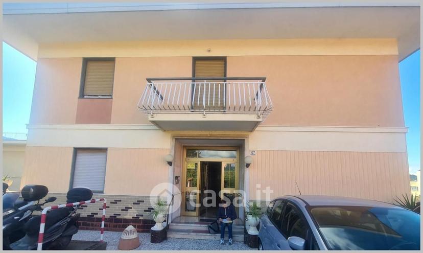 Trilocale in Via Pierino Negrotto Cambiaso — foto 14 di 32