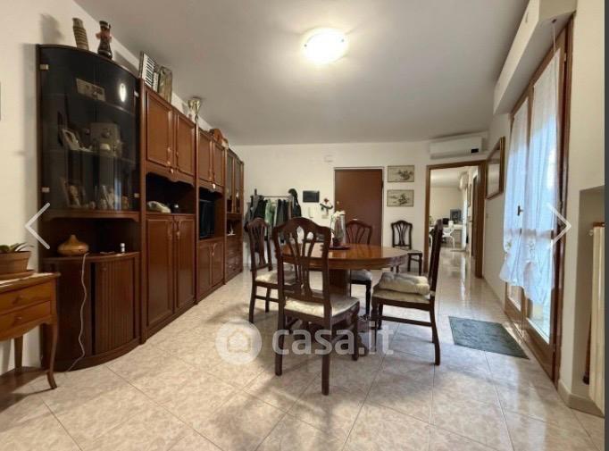 Quadrilocale in Viale A. Moro 232 — foto 4 di 21