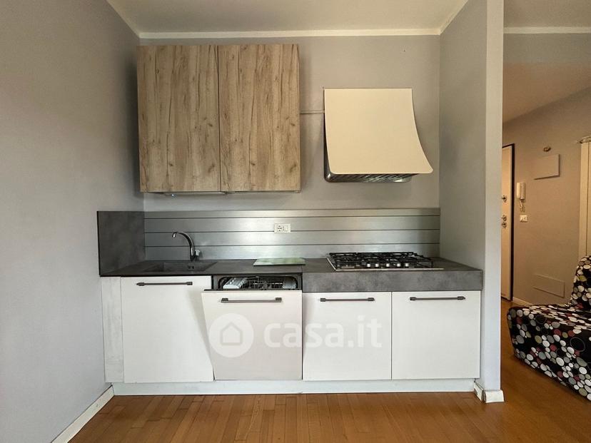 Trilocale in Via Filippo Airaldi — foto 10 di 15