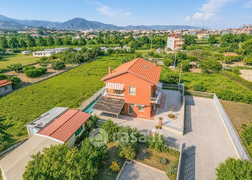 Villa in Via Tiziano 6