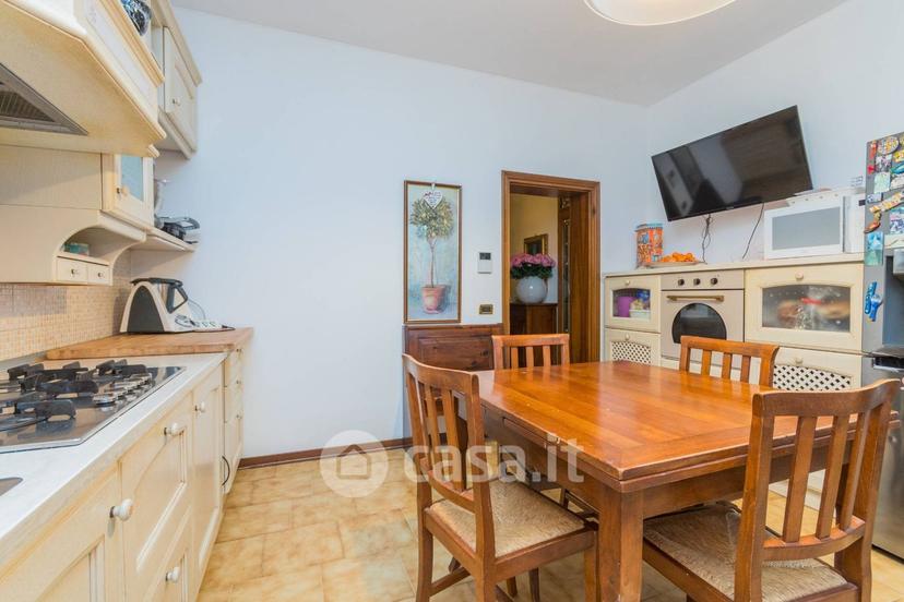 Villa in Via Cavour 24 — foto 18 di 33