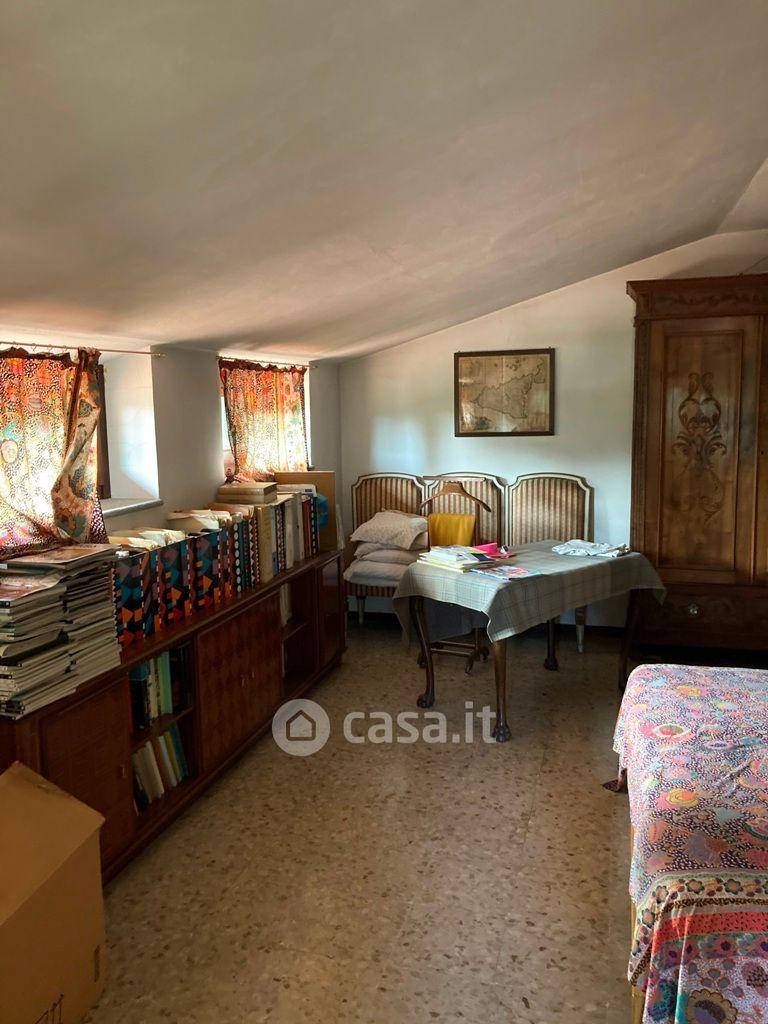 Villa in Via Combaluetto 1 — foto 22 di 22