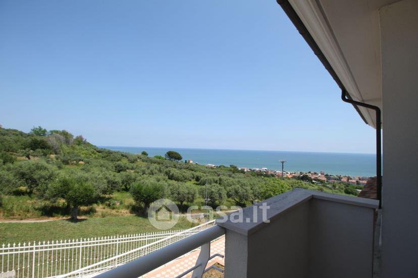 Villa in Contrada San Silvestro — foto 17 di 45
