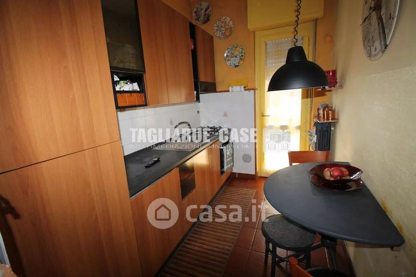 Trilocale in Via Tevere 16 — foto 15 di 23