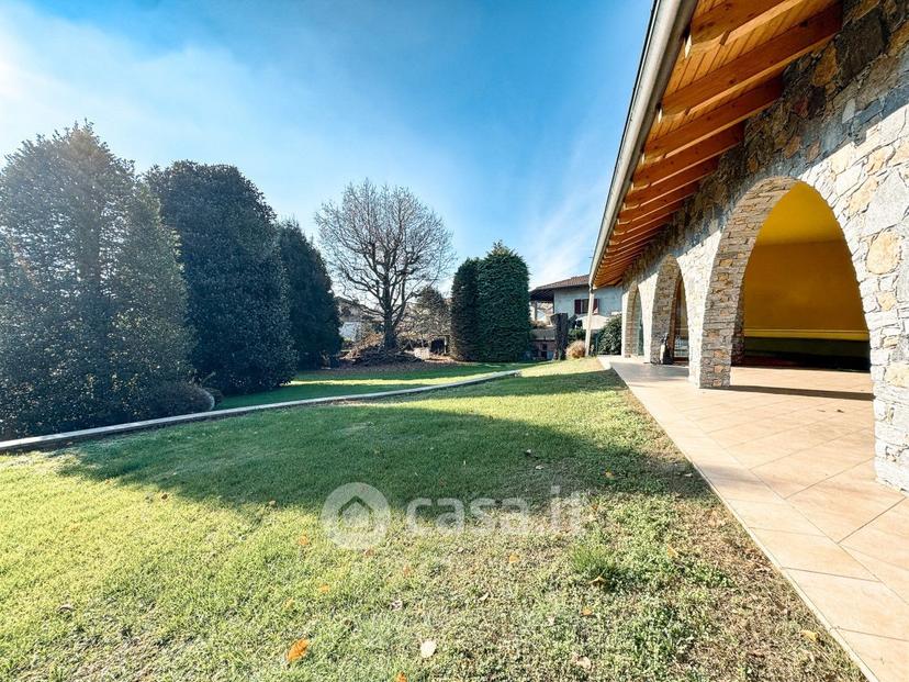 Villa in Via C. Battisti 84 — foto 8 di 39