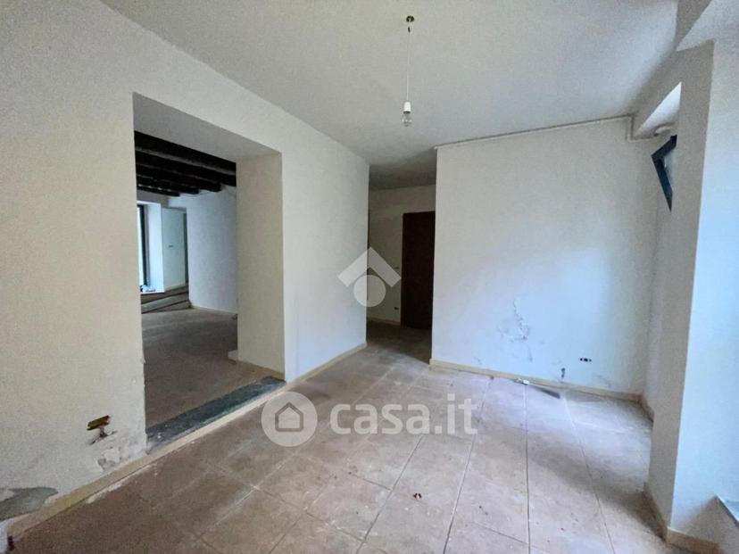 Trilocale in Via Valenzasca 4 — foto 19 di 24