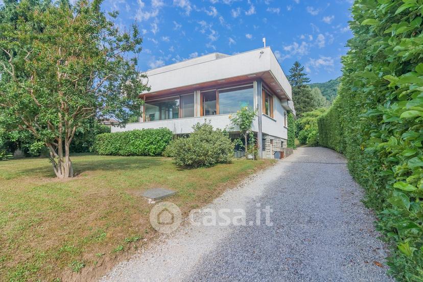 Villa in Via Como 19 — foto 13 di 32