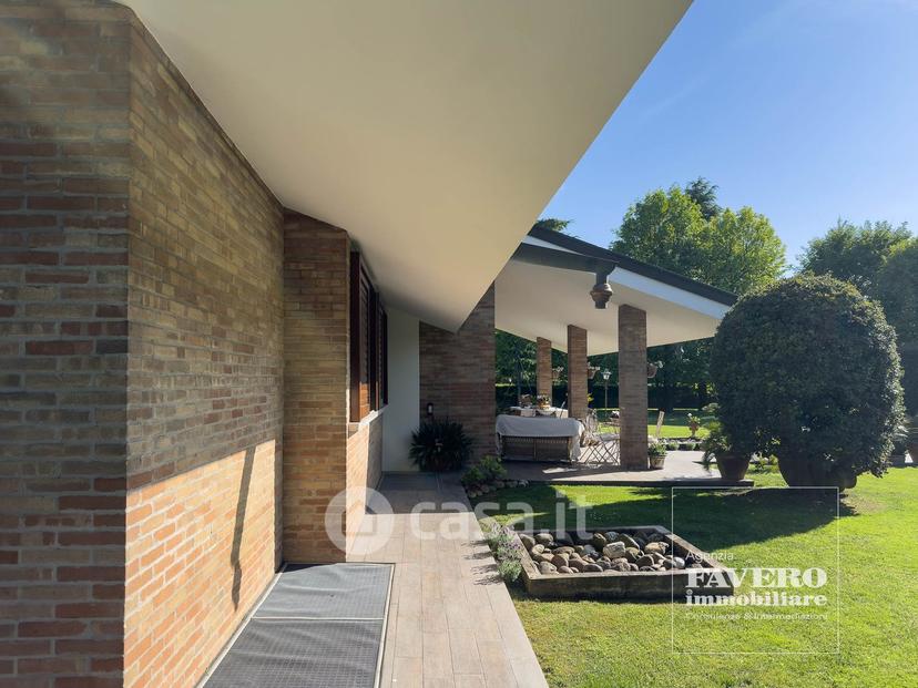 Villa in Piazza G. Marconi 28 — foto 13 di 54
