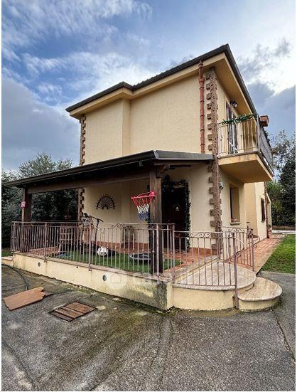 Villa in Via del Cormorano 12