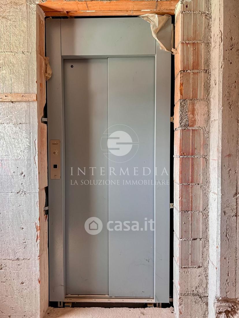 Quadrilocale in Via Lario 2 — foto 11 di 41