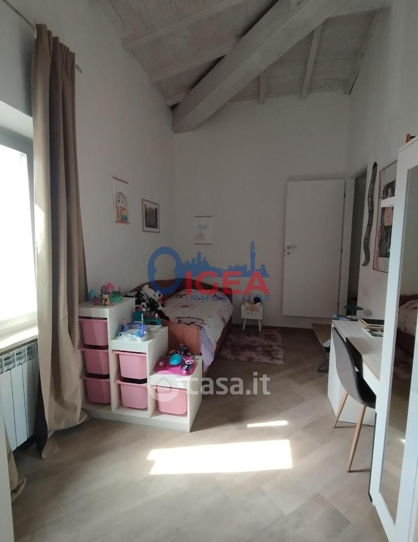 Trilocale in Piazza Arnolfo di Cambio 53034 — foto 12 di 31