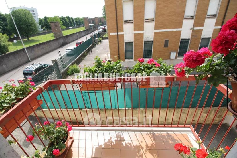 Trilocale in Via Tevere 16 — foto 20 di 23