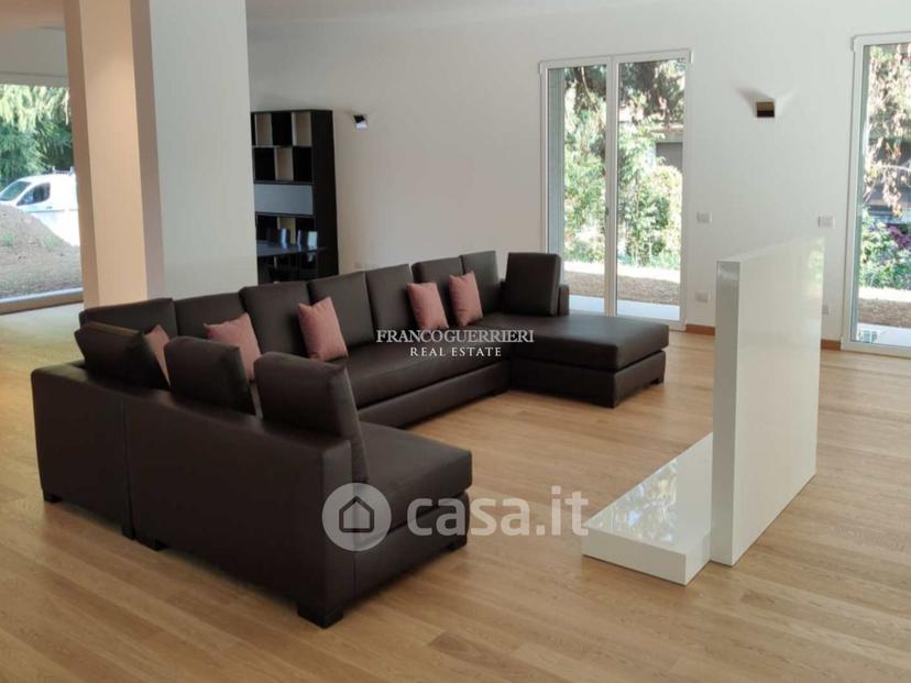 Villa in Via Alcide de Gasperi — foto 8 di 29
