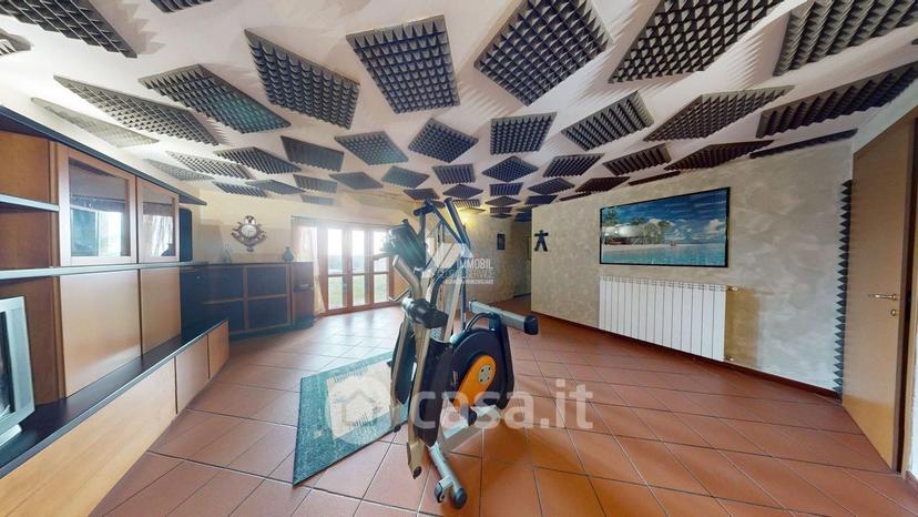Villa in Via dei Ronchi 14 — foto 12 di 36