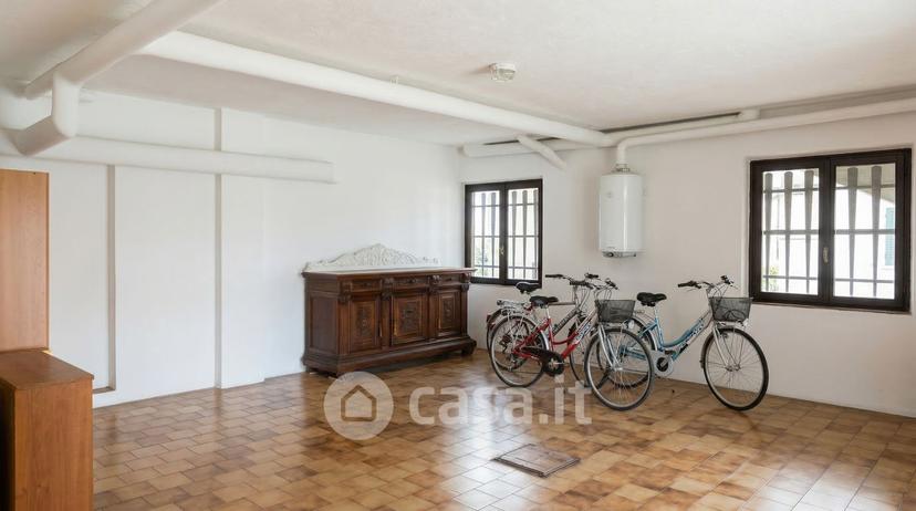 Villa in Via Edmondo de Amicis 7 — foto 32 di 43