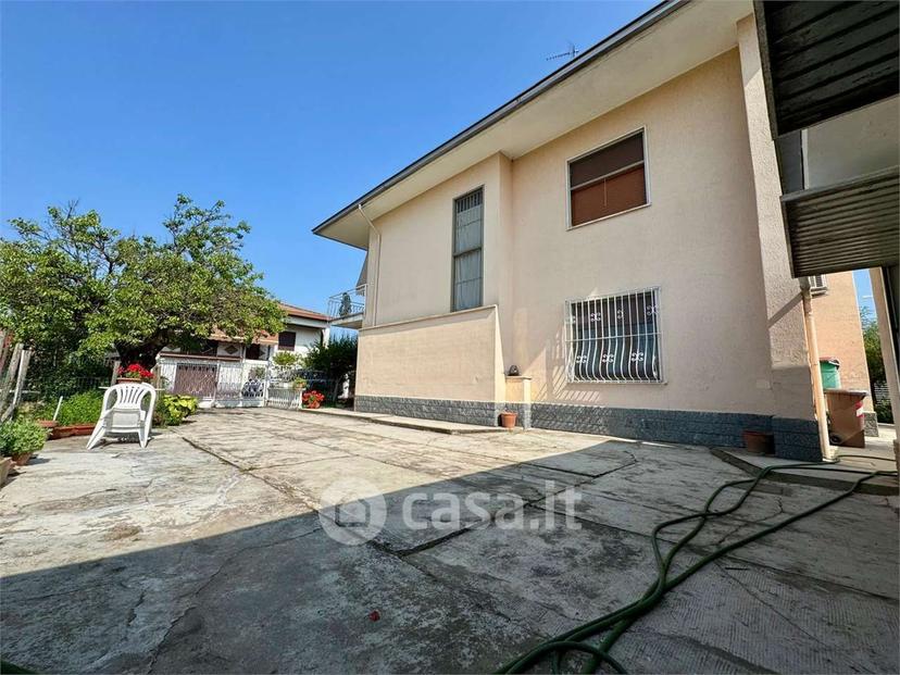 Villa in Via Eugenio Baroni 1 — foto 19 di 33